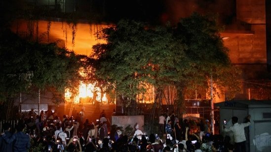 Bangladesh unrest: Protestors set fire to newspaper offices; Yunus calls for calm | 5 key updates | World News